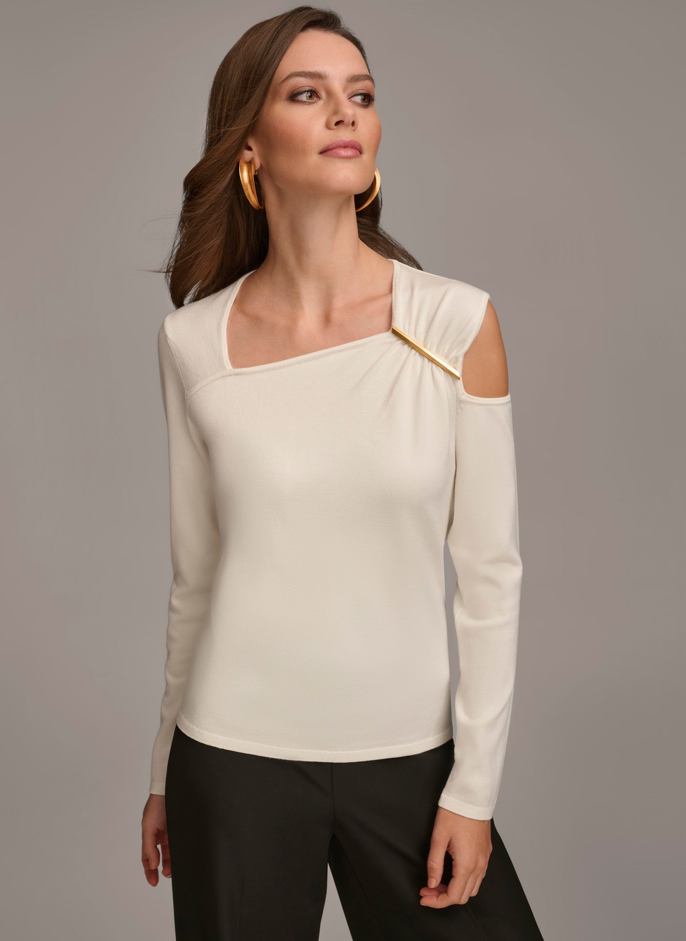 (image for) PERFECT CUTOUT SHOULDER TOP